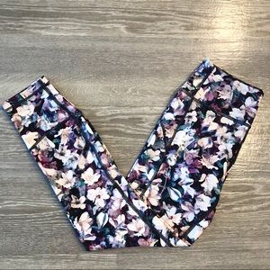 *SOLD* Lululemon In Movement 25”